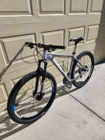 Giant XTC 29 2 Hardtail Mountain Bike