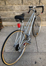 WOMENS MOTOBECANE FRENCH 10-SPEED ROAD BIKE