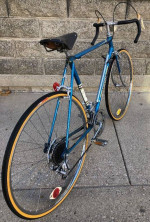 Vintage men's Peugeot 10-speed Road Bike