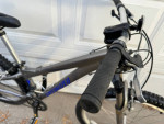 WOMENS SPECIALIZED MOUNTAIN BIKE