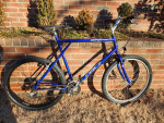 22" GT All Terrain Mountain Bike :PLUS:Bike Rack-Bike Pump/Solid bike