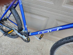 22" GT All Terrain Mountain Bike :PLUS:Bike Rack-Bike Pump/Solid bike
