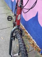 21.5"Mongoose Sycamore mtb 18-spd