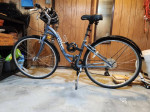 Fuji Crosstown 4.0 hybrid/commuter bicycle