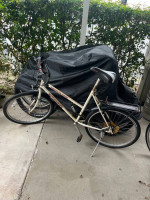 2 use Bikes, bicycles
