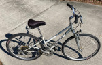 Specialized Crossroads Sports Women’s Hybrid Bike