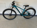 Medium 2022 Trek Marlin 5