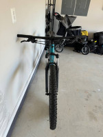 Medium 2022 Trek Marlin 5