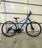 2023 Trek hybrid bike