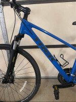 2023 Trek hybrid bike