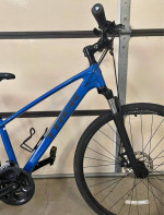 2023 Trek hybrid bike
