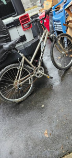 KHS TOWN & COUNTRY BIKE