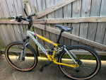 Navara Bliss women’s mountain bike, 27 speed with click shifters!