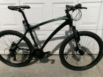 Hyper Carbon Fiber(Like New) 26"Aluminum Rims (Front Suspension) 21-Sp