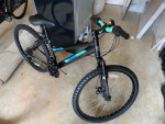 Mens woman’s unisex mountain bike 26 and 29 wheels have 4