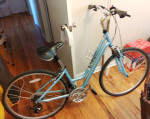 Ladies Diamondback Vital 2 comfort hybrid bike with bell
