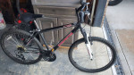 LIKE NEW mens mountain bike
