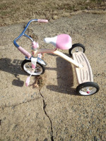 Kids Radio Flyer trike for small child