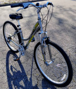 27" Raleigh Venture 4.0 Aluminum Step Through Comfort Commuter Bike