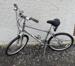 Raleigh Venture 4.0 26”hybrid, 24 speed bicycle!