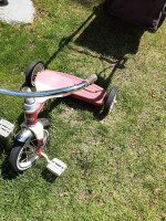 KIDS   TRICYCLE