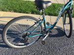 Women's Fuji Hybrid 21speed Bike with Aluminum Frame