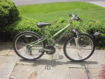 Raleigh- Women's/Girl's 26", 21 Speed Small Frame Hybrid Comfort Bike