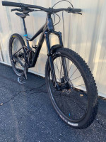 2022 GIANT STANCE 29 MEDIUM FRAME