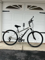 GREAT SPECIALIZED CROSSTRAIL HYBRID BIKE - CAN DELIVER