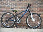 TREK MT 220 Kids Hardtail Mountain Bike Excellent Condition