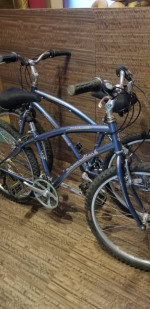 Like new, 2 identical Diamondback Wildwood cruiser / commuter bikes