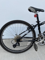 LIKE NEW GIANT Mountain 26” Bike