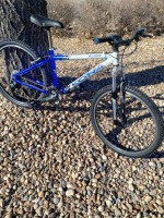 Kona Blast  MTB front suspension, new grips