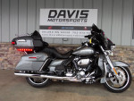 2022 HARLEY DAVIDSON ULTRA LIMITED, VERY LOW MILES, VERY NICE BIKE!