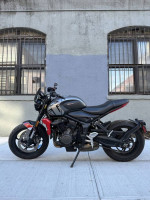 2023 Triumph Trident 660 Silver Ice Diablo Red