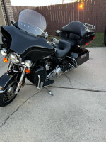 2011 Harley Davidson FLHTK under 8,000 miles!