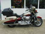 2006 Harley Davidson Ultra Classic CVO (Beige w/ Red and Black)
