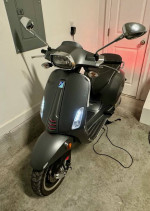 Vespa Sprint 150 6k miles (2016)