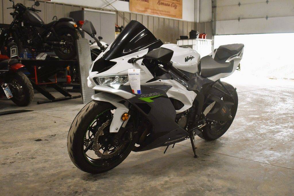 Used 2021 Kawasaki Ninja® ZX-6R in White @ Ridenow | Looknet