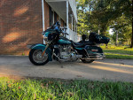 HD CVO ULTRA CLASSIC TOURING W/Low Miles Factory Upgrades Touring Bike
