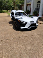 Polaris slingshot 2021 automatic 2,800 MI