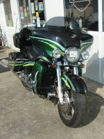 2006 Harley Ultra Classic Electra Glide (Black and Green) - Runs Great