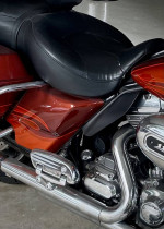2010 Harley-Davidson Electra Glide CVO Screaming Eagle FLHTCUSE5 Mint!