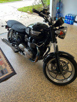 Triumph Bonneville SE