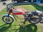 1972 Honda CB750. Clean title in hand. Original
engine case/ frame.