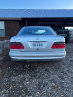 Mercedes-Benz 117,000 mi