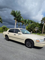 2003 Lincoln Town Car Cartier RWD 56,000 mi