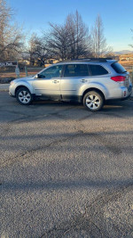 2012 Subaru Outback 79,000 mi