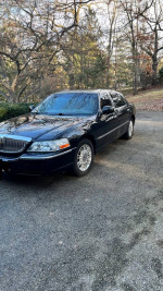 2011 Lincoln Town Car 108,000 mi