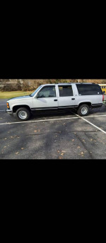GMC Suburban 95,000 mi